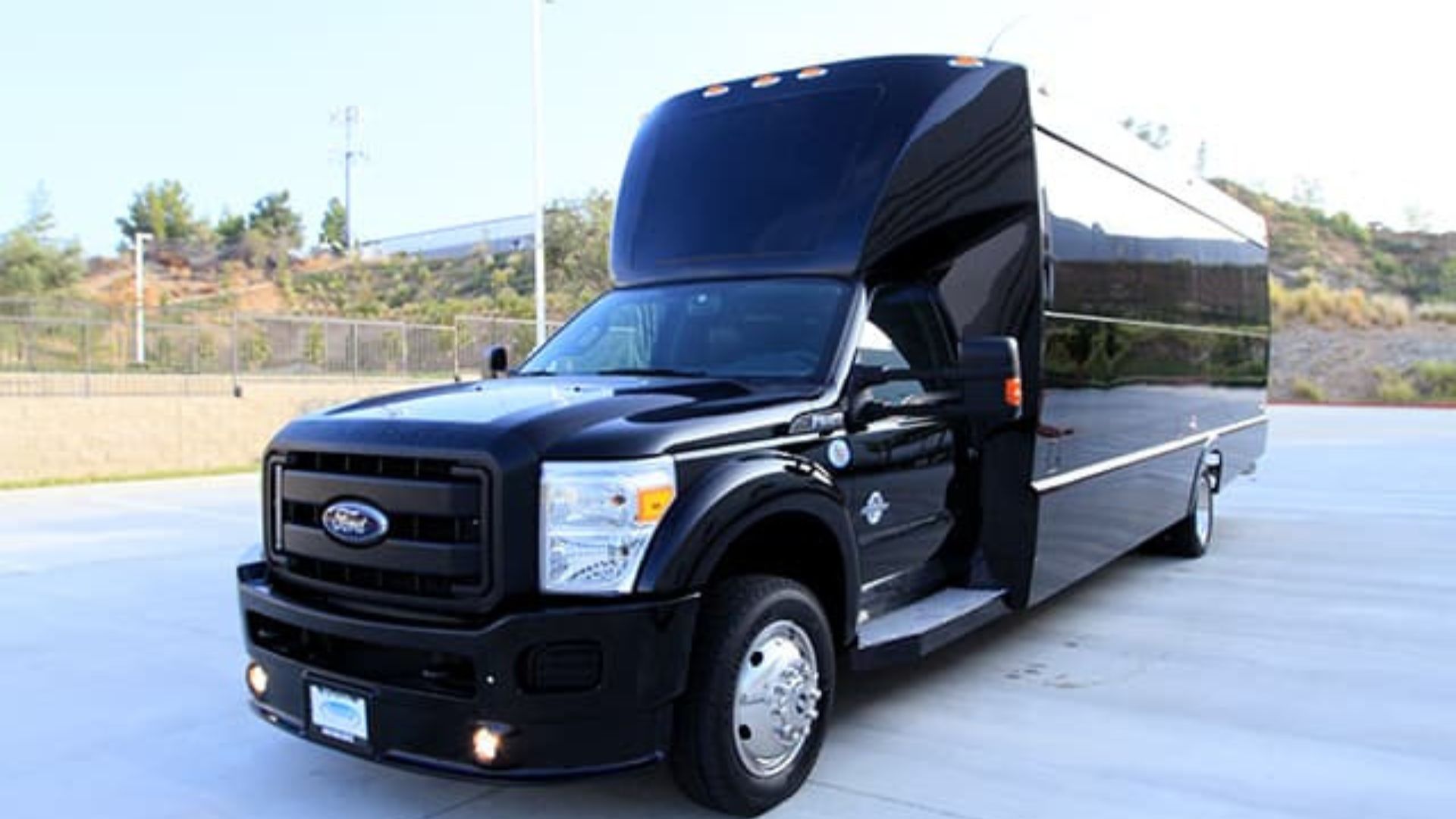 Limosine Party bus for birthday party, wedding nights